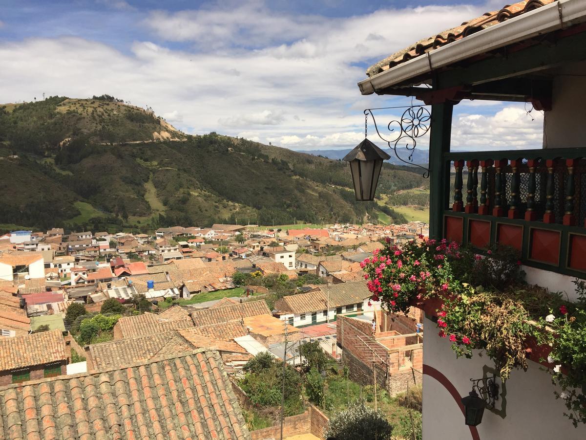 Hotel Porton De Oceta Mongui Bagian luar foto